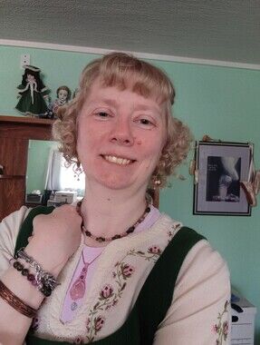 Meet your Posher, Rebekah